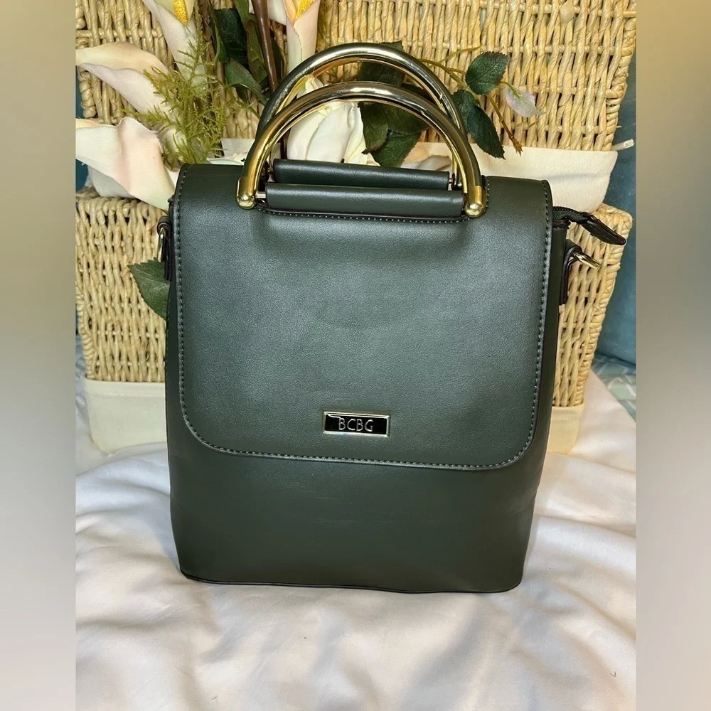 bcbgeneration leather backpack BCBG Size Med Backpacks oohlala consign There Is A Lightly Padded Laptop Pocket Bcbg generation backpack